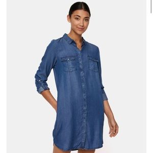 EUC Dex dark blue chambray shirt dress